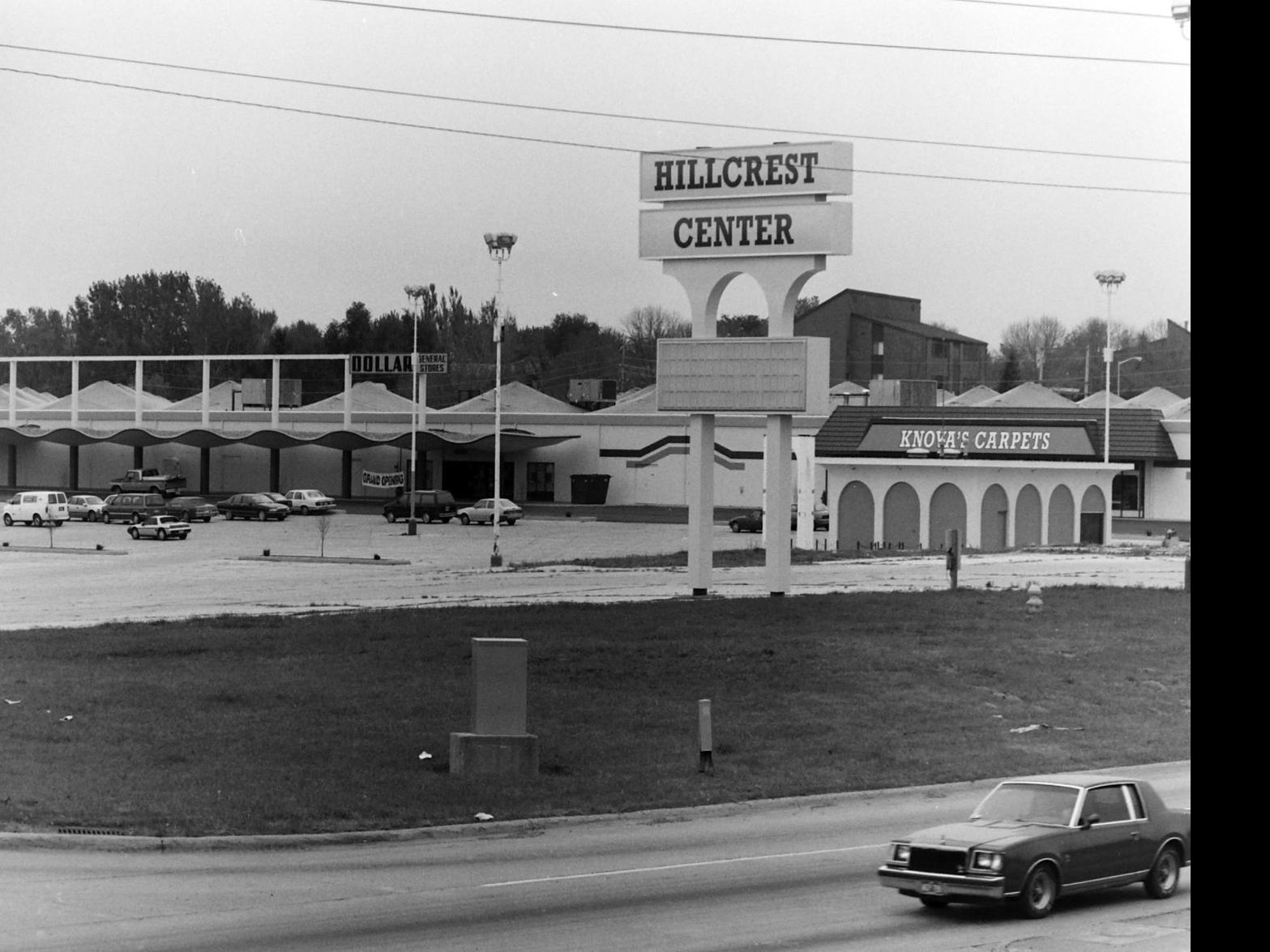 25 Years Ago New Hillcrest Shopping Center Opens In Former Food 4 Less Site Siouxland History Siouxcityjournal Com