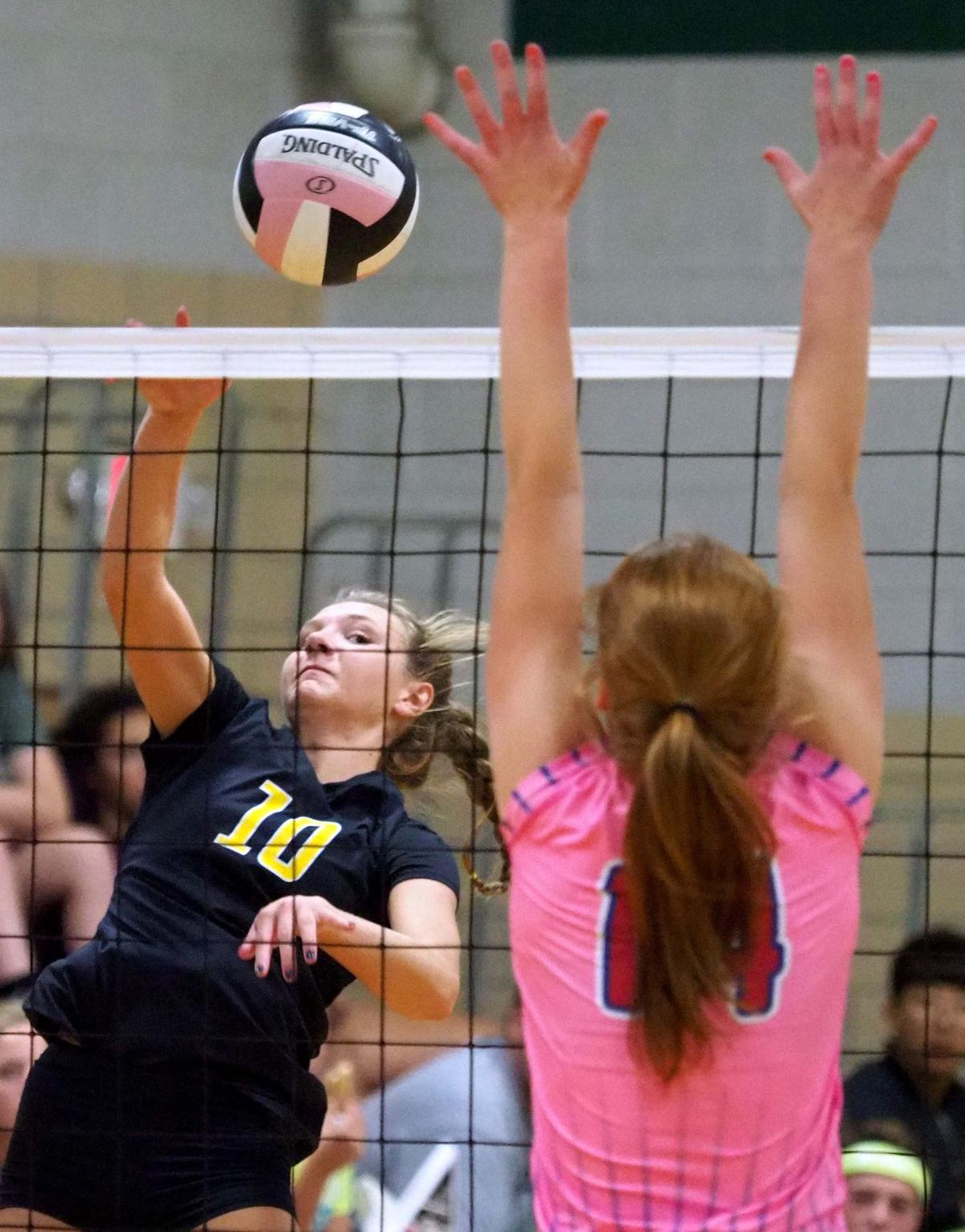 West Sioux vs Hinton volleyball