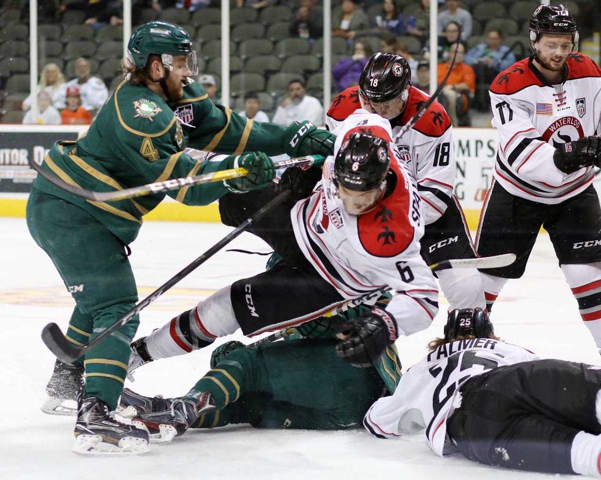 Photos Waterloo Black Hawks at Sioux City Musketeers hockey