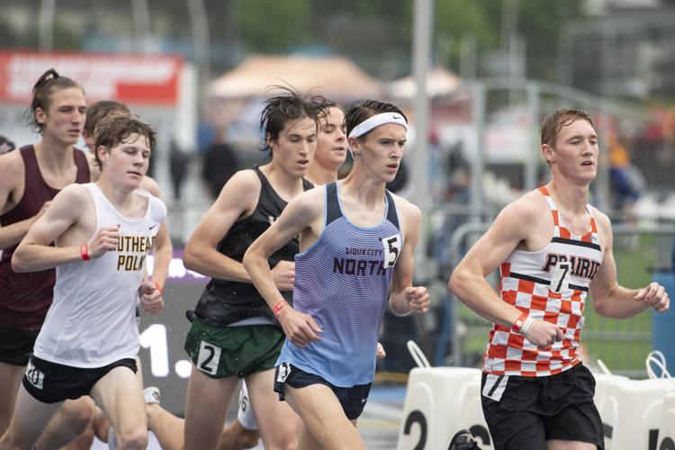LawtonBronson's Zach Verzani wins second straight Class 1A shot put
