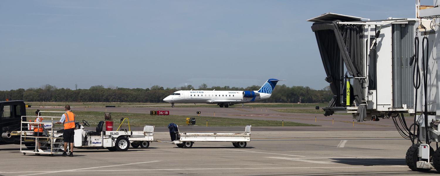Sioux Gateway Airport to receive $1.5M in fed funds for passenger boarding bridge