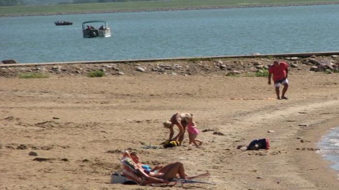 Gallagher Camping At Yankton S Big Red Sea Columnists Tim Gallagher Siouxcityjournal Com