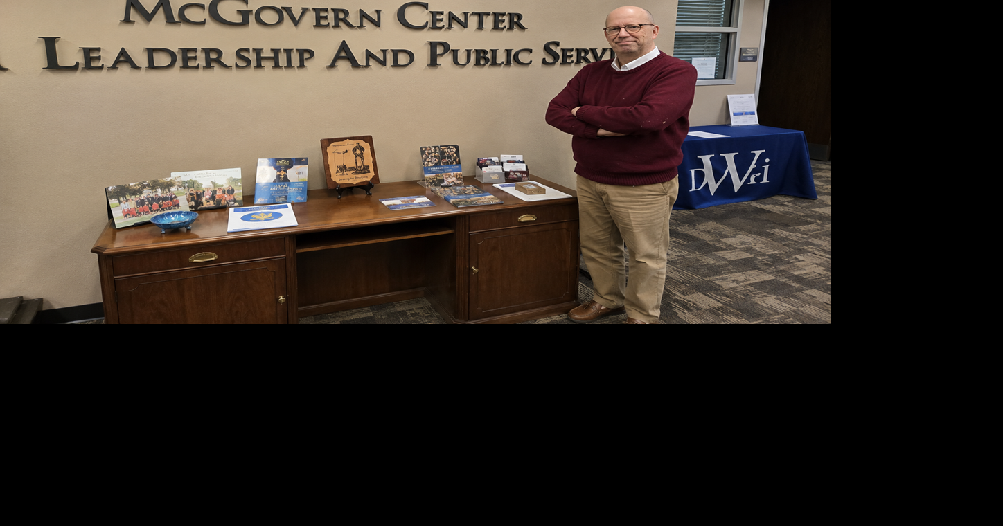 Bucket list stop brings retired Sioux City pastor to McGovern museum in Mitchell
