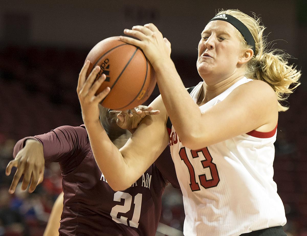 Ashtyn Veerbeek Scores 10 Points In Nebraska S Win Over Alabama