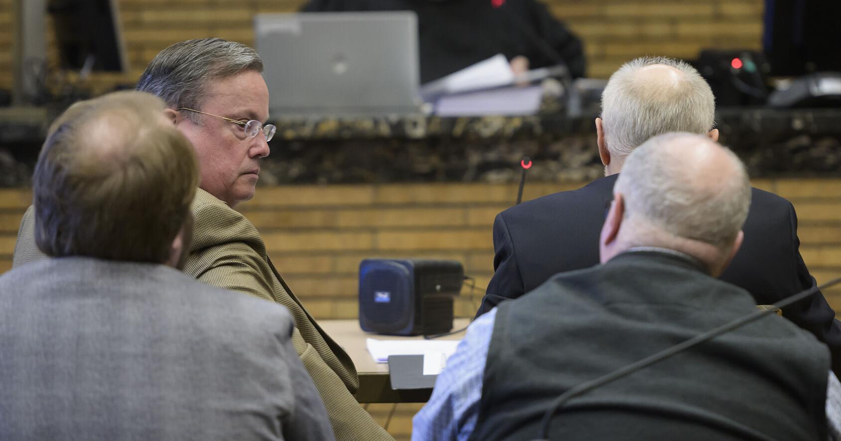 Greenwell's attorney asks fees to be reduced in Gausman suit - Vimarsana News