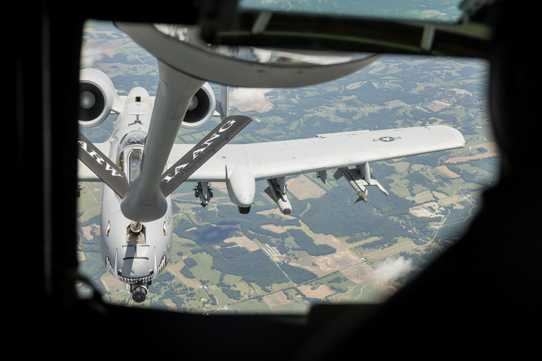 185th Air Refueling Wing welcomes community on media flight - Vimarsana News