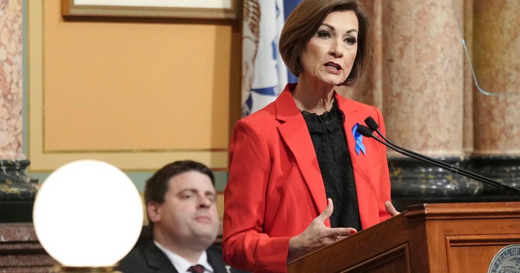 Iowa Gov. Kim Reynolds alters education bill to allow more AEA services - Vimarsana News