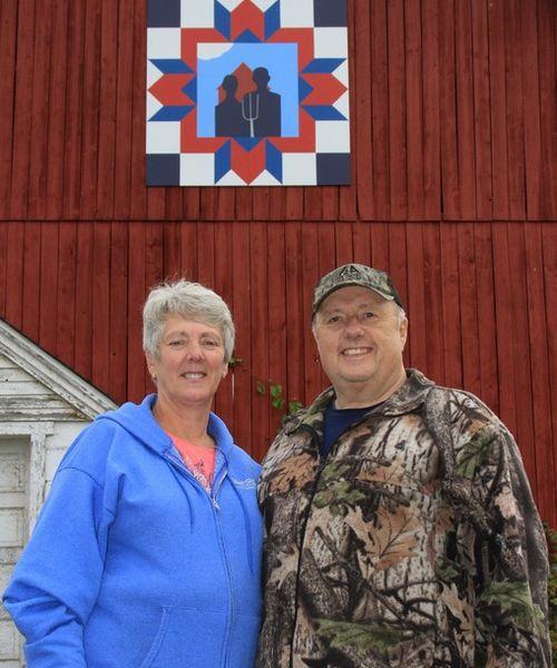 Barn Quilt 272 Friendship An American Gothic Theme