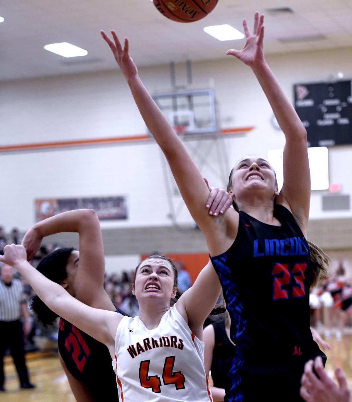 Sergeant BluffLuton wins seventh straight, beats Class 5A No. 14