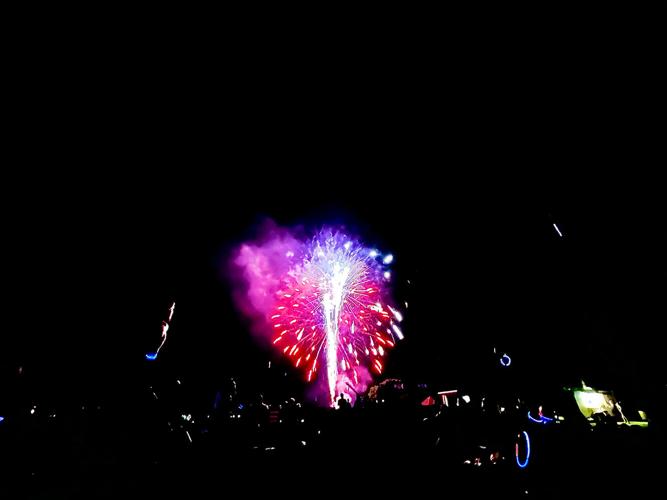 July 4th fireworks and music at Parkway Marina serve up speculator