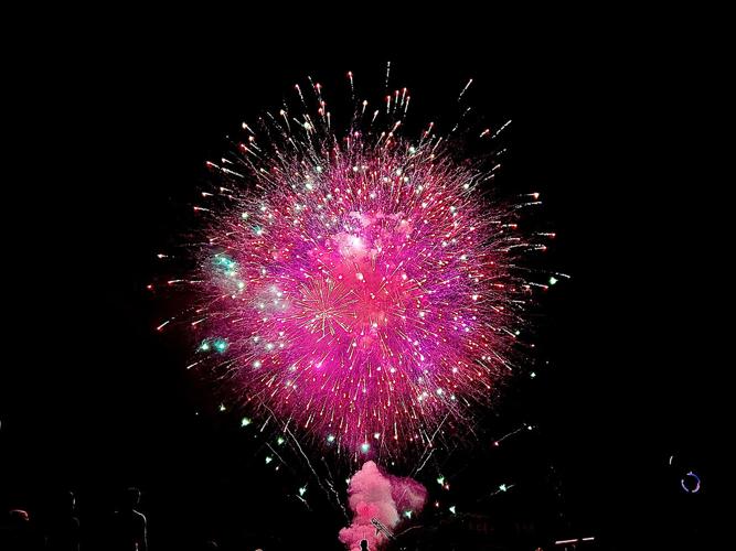 July 4th fireworks and music at Parkway Marina serve up speculator
