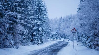 Snow wraps up tonight; roads expected to be icy into tomorrow | Local ...