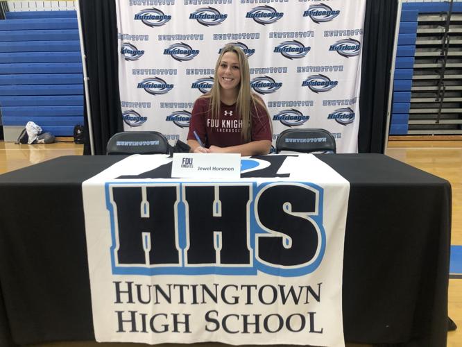 Huntingtown seniors sign High School