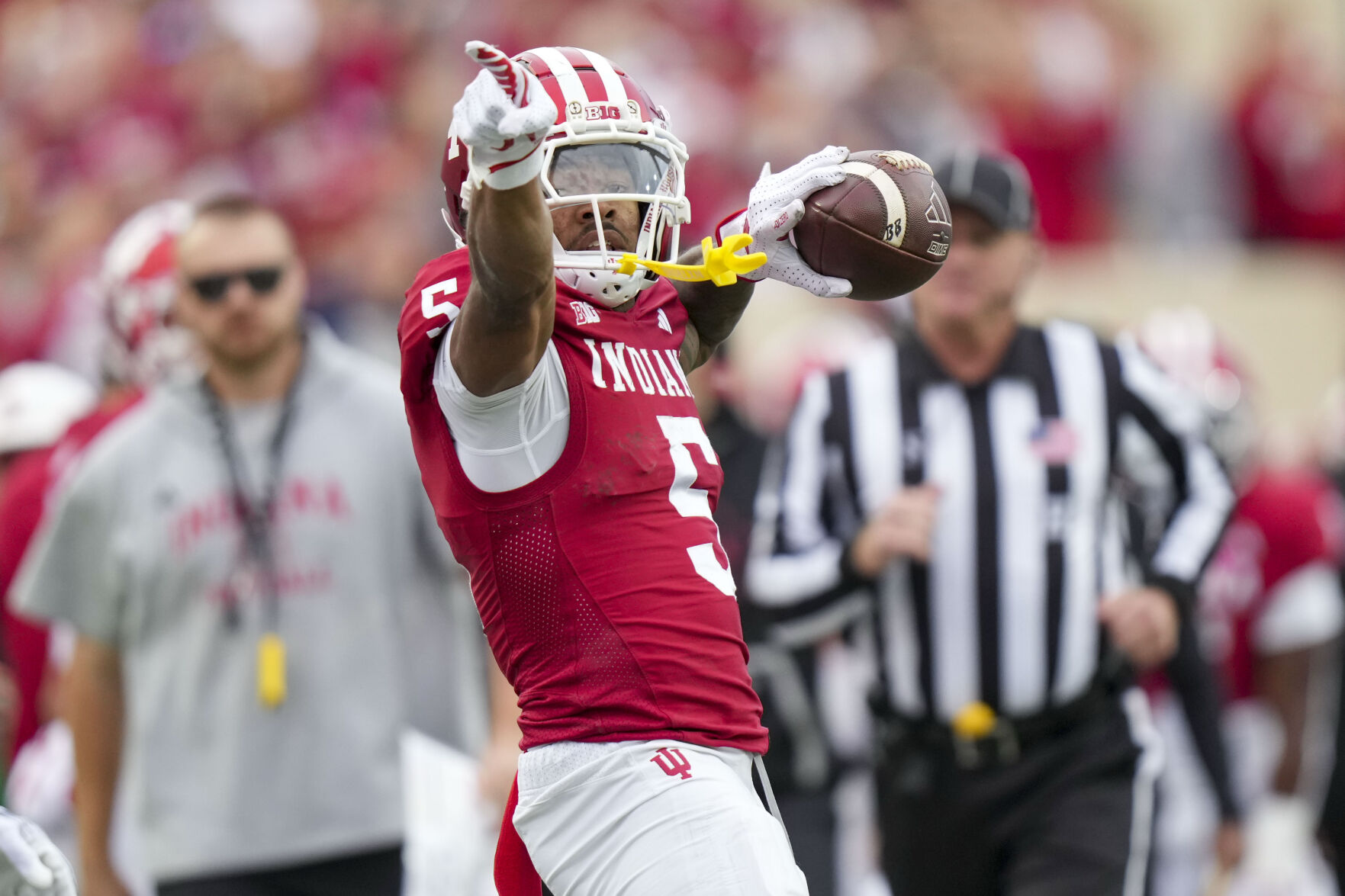 No. 8 Indiana Scores 2 Early TDs To Beat Michigan 20-15 And Earn School ...