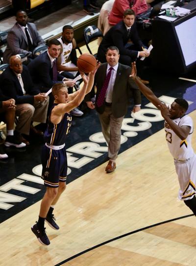St Mary S College Of Maryland Men S Basketball Looks To Start The