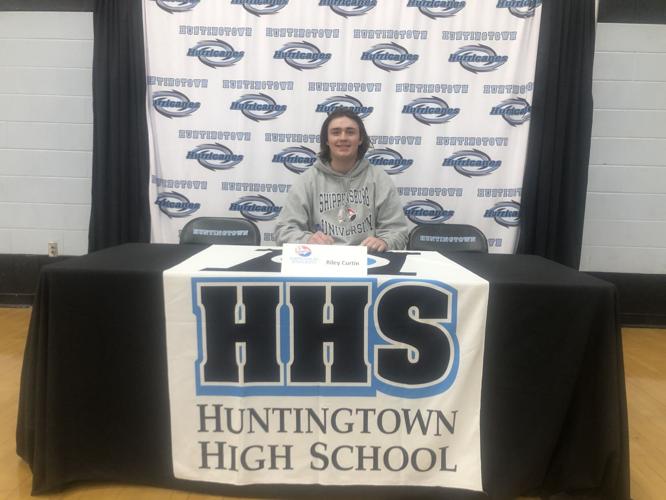 Huntingtown has busy signing day High School