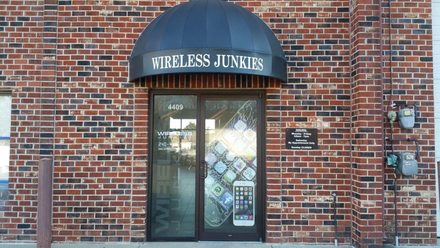 Wireless Junkies offers fast cell phone repair services Spotlight