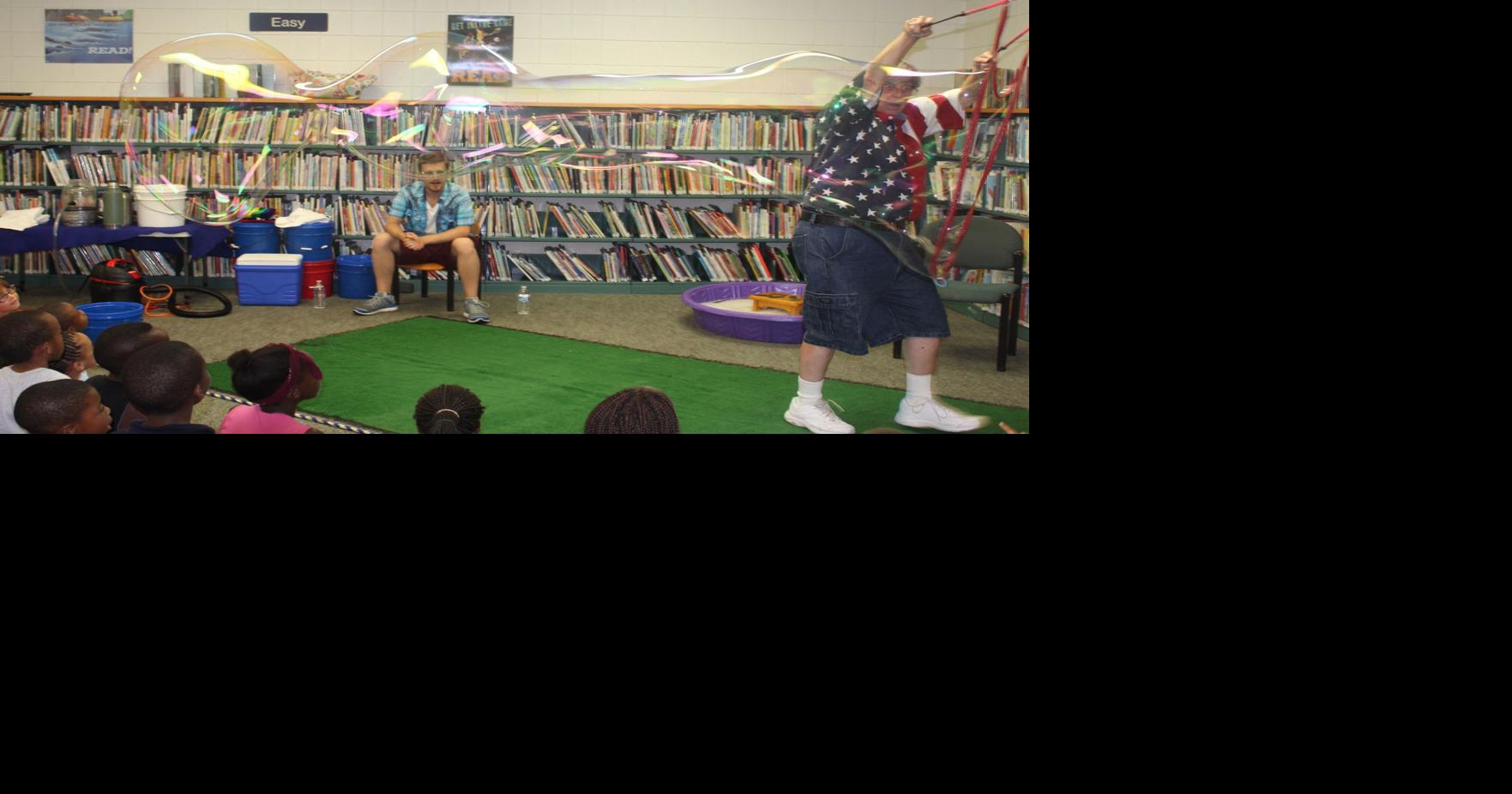 The Bubble Lady awes children with her bubble creations | Local News ...