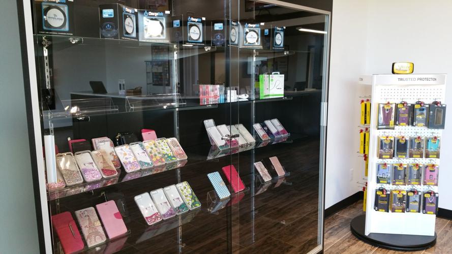 Wireless Junkies offers fast cell phone repair services Spotlight