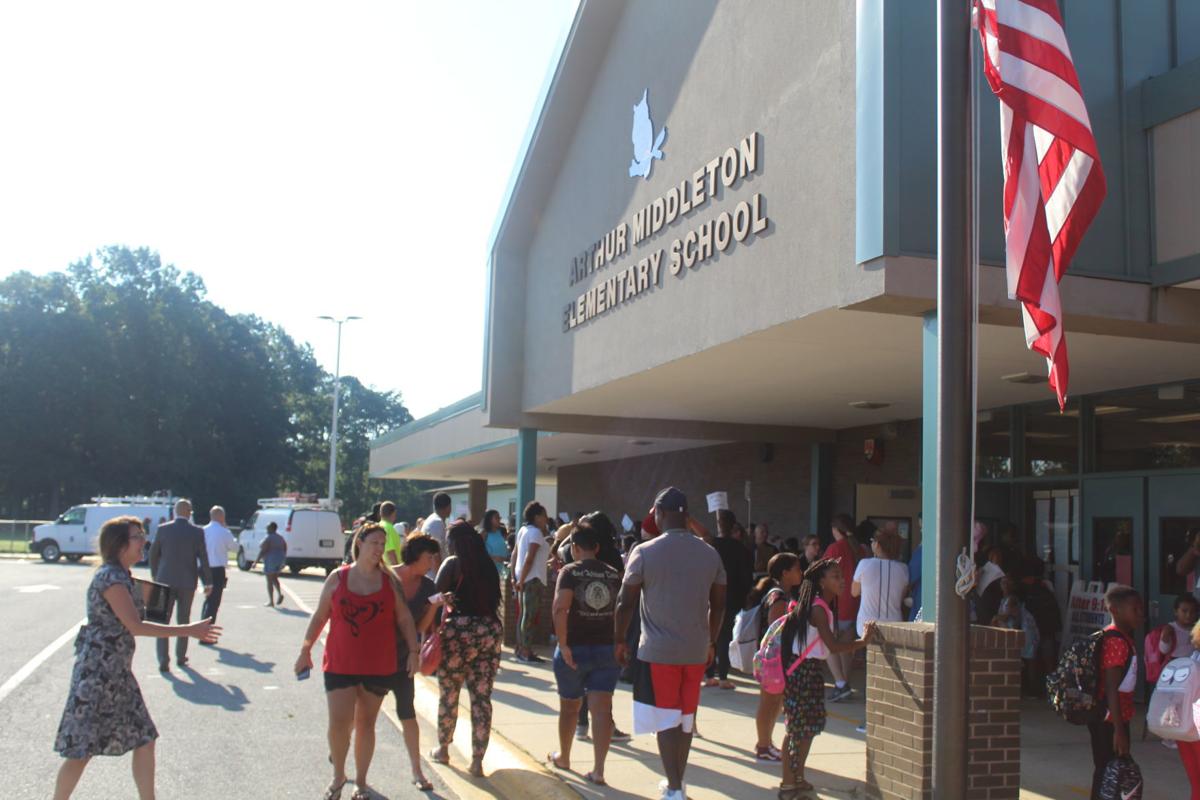 Arthur Middleton Elementary welcomes back students for 2018-19 school