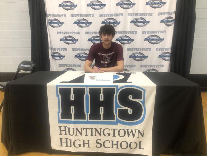 Huntingtown has busy signing day High School