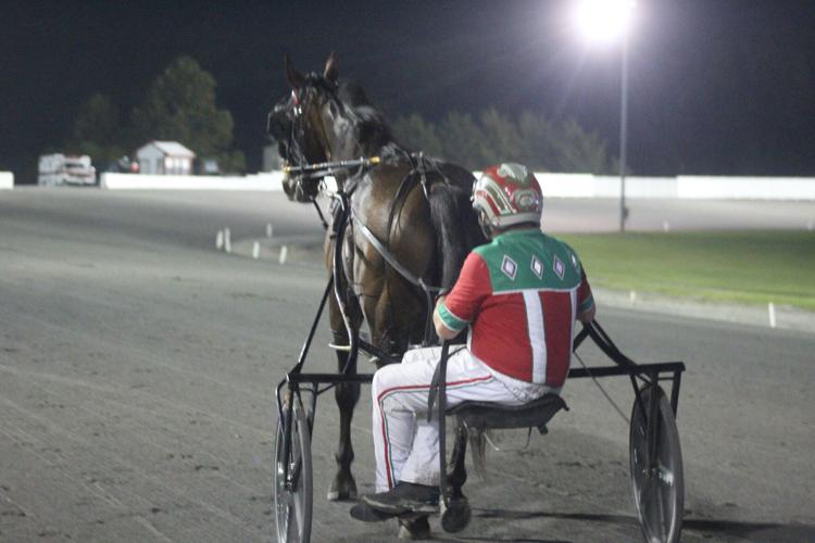 Rosecroft commences fall harness meet | Local News | somdnews.com