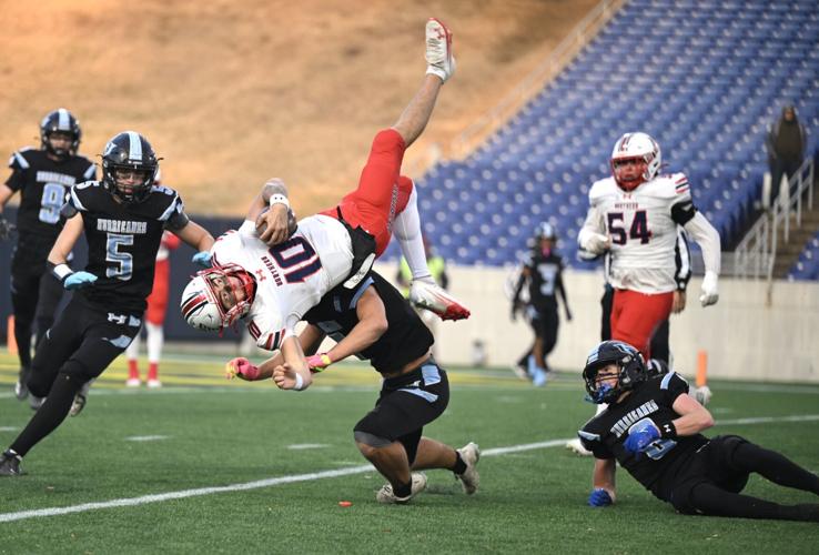 Huntingtown football edges Northern