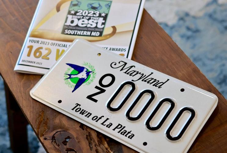 La Plata artist designs new license plate, Local News