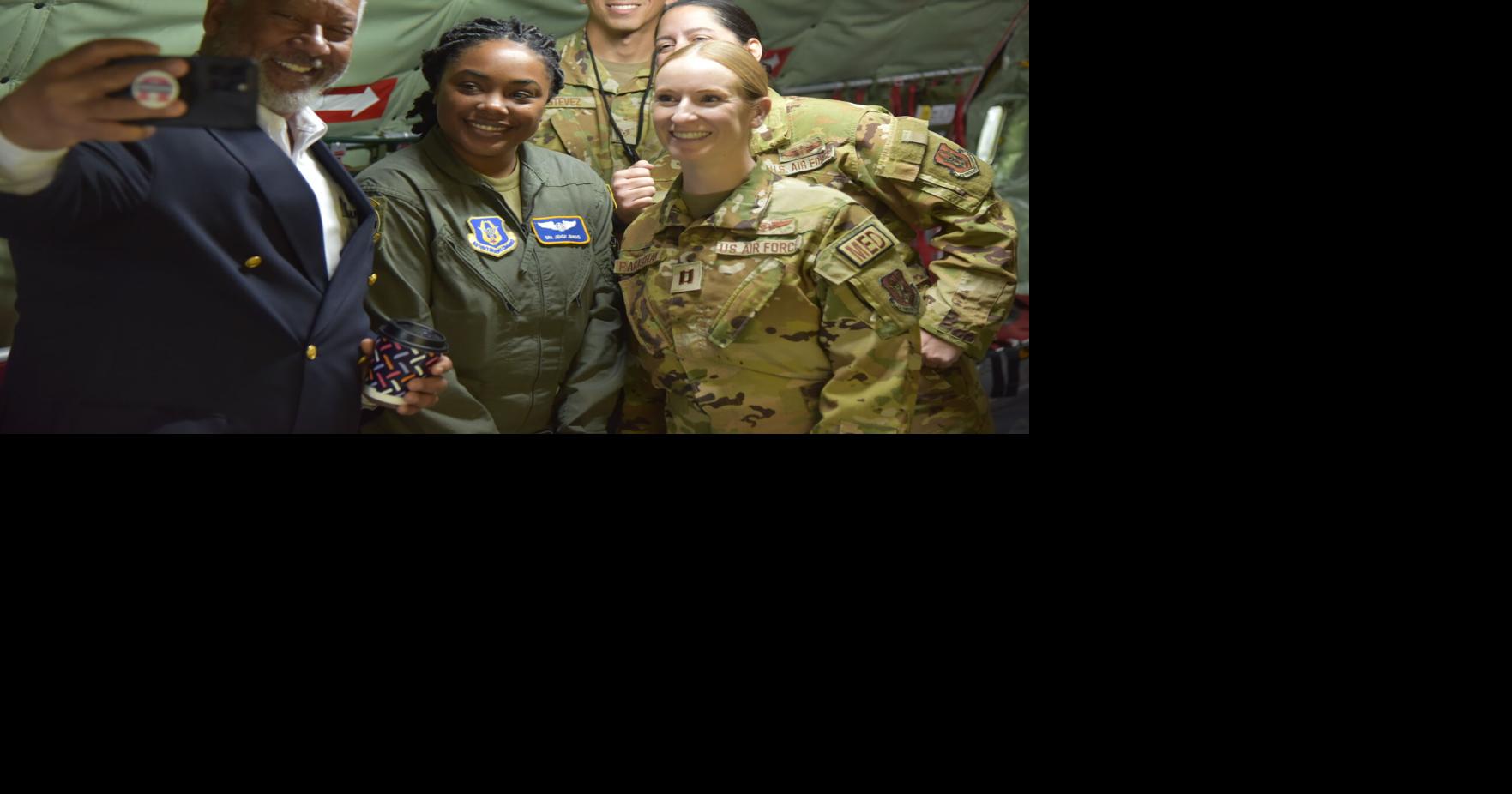 Honorary commanders tour Joint Base Andrews Military