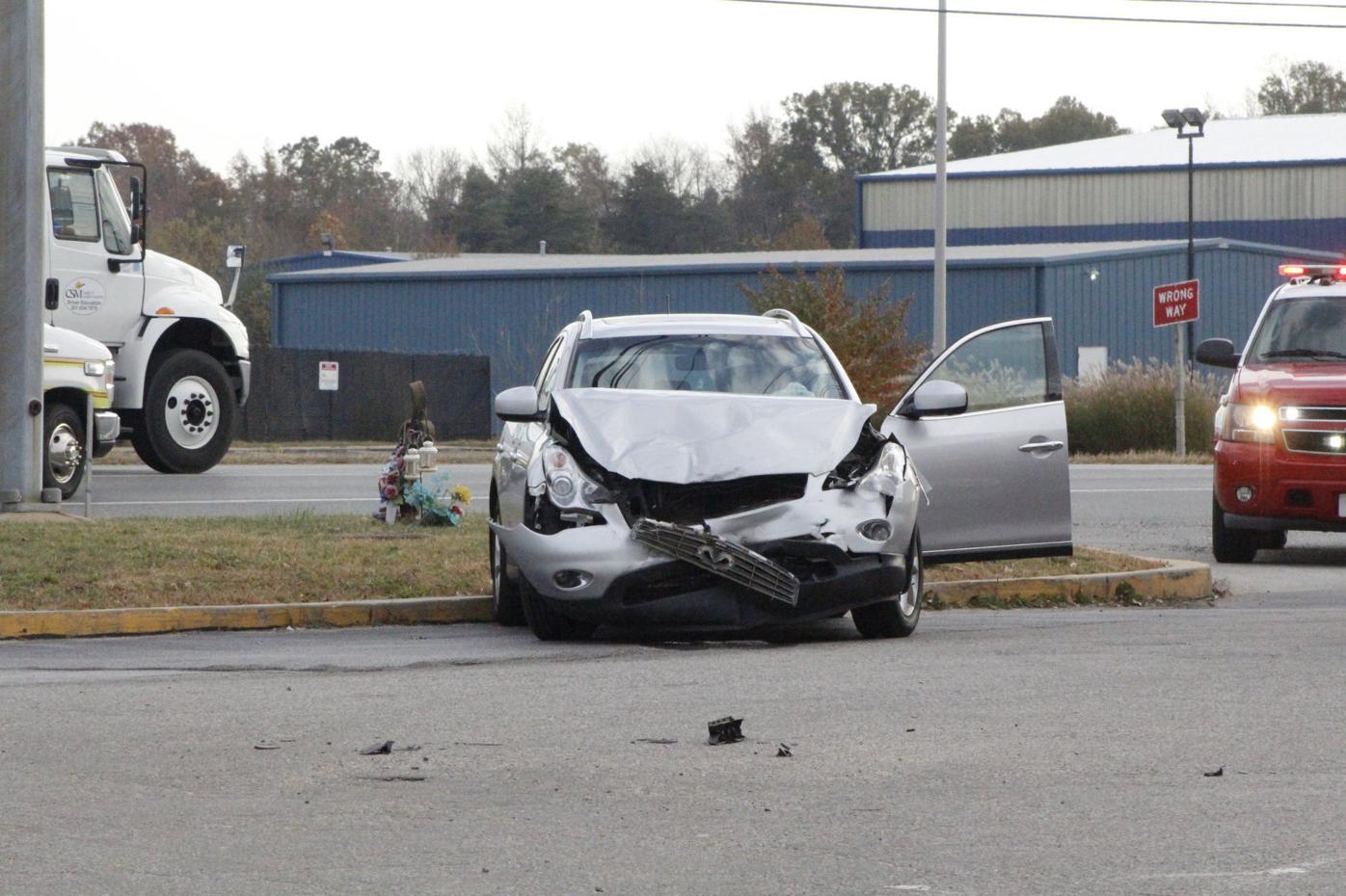 Three vehicle accident in White Plains Wednesday Breaking