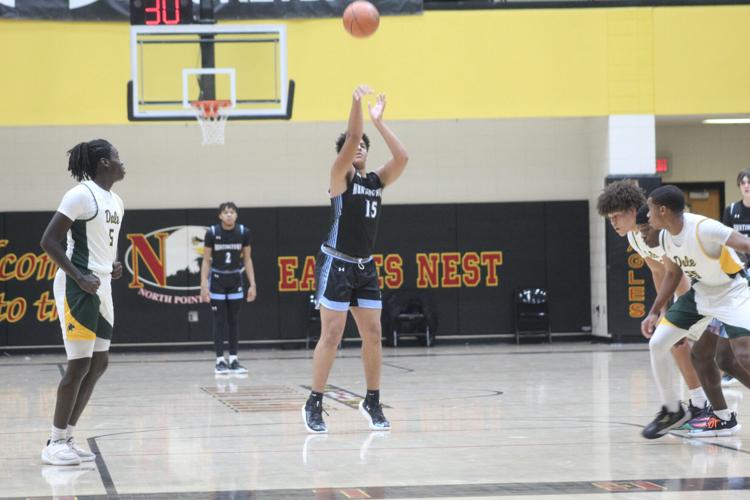 Huntingtown boys hoops in Chapman High School