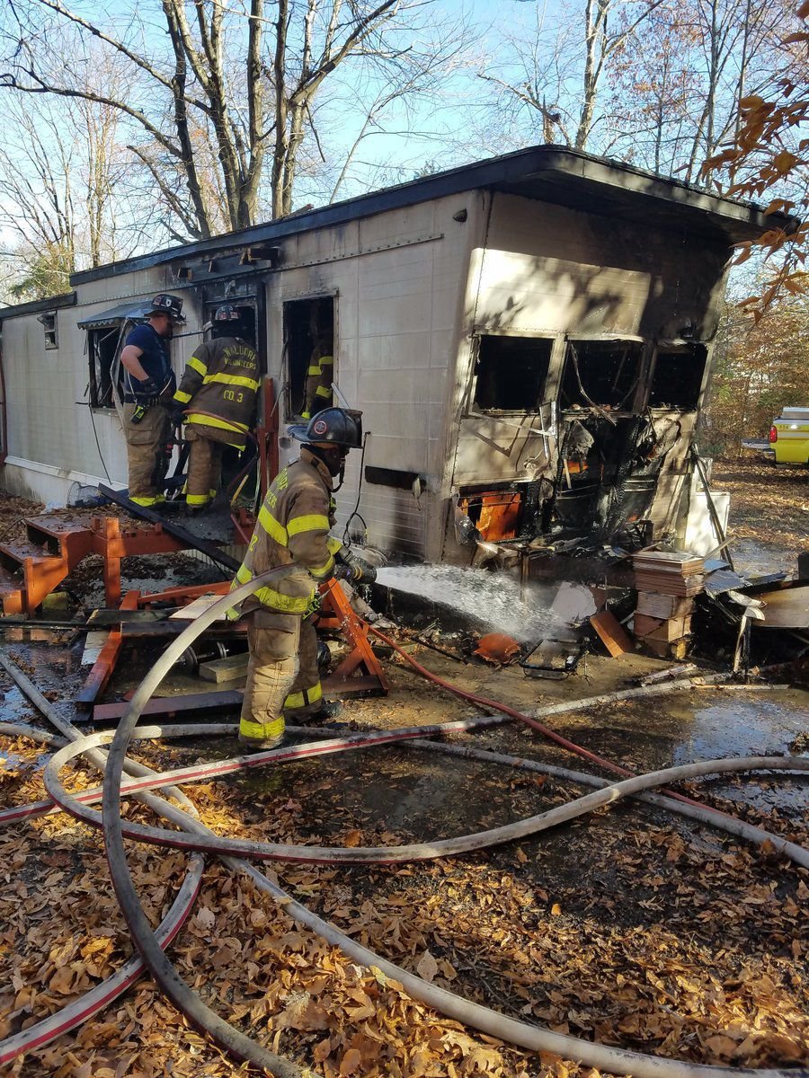 Mobile home catches fire in Waldorf, 2 firefighters burned | Breaking ...