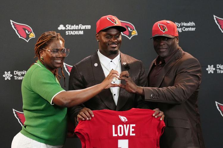 Jeremiyah Love is the rare NFL RB selected in the top 5 of the draft. He's  out to show he's worth it | Sports | somdnews.com