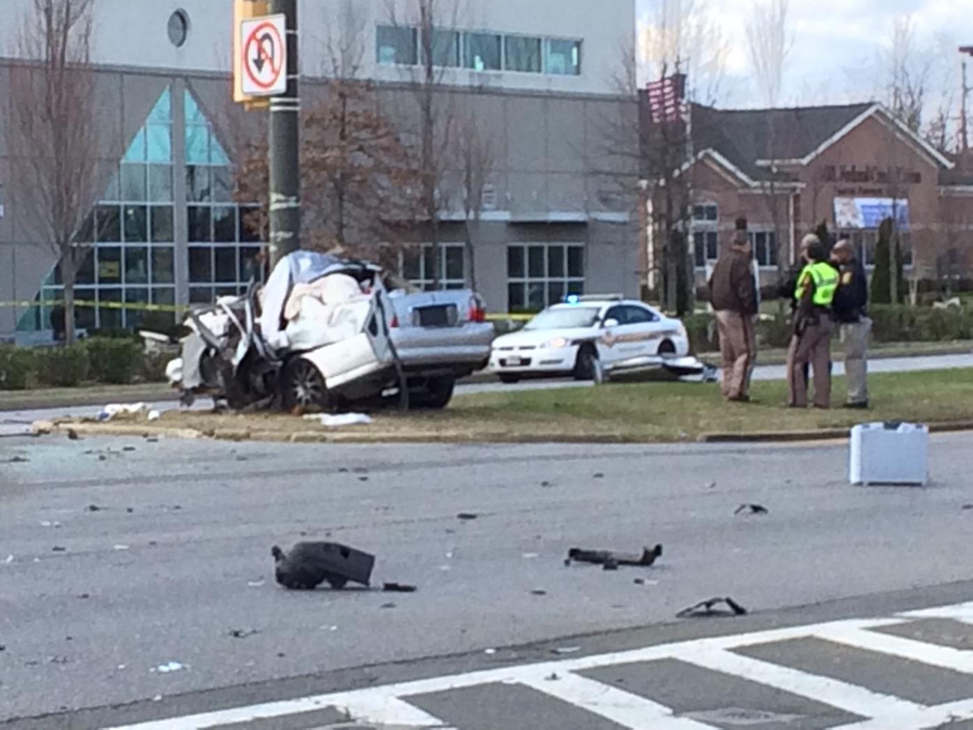Two dead in Waldorf crash, one critically injured Breaking