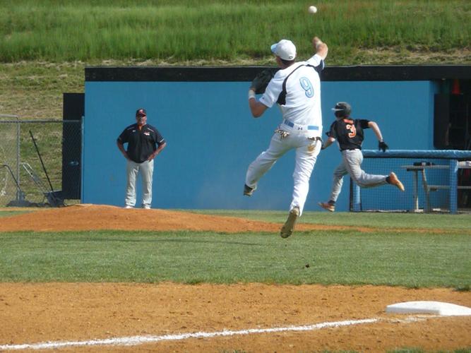 Huntingtown baseball shuts out Rockville for 3A South Region title Playoffs