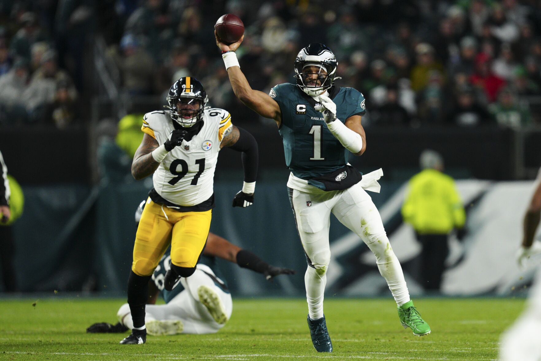 Jalen Hurts Accounts For 3 TDs And Steelers Beat Steelers 27-13 For ...