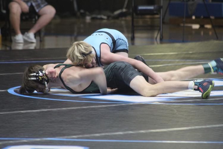 Huntingtown wrestling captures 2A South Region duals High School