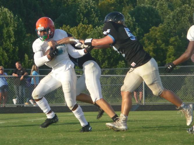 Huntingtown football is back in business | News | somdnews.com