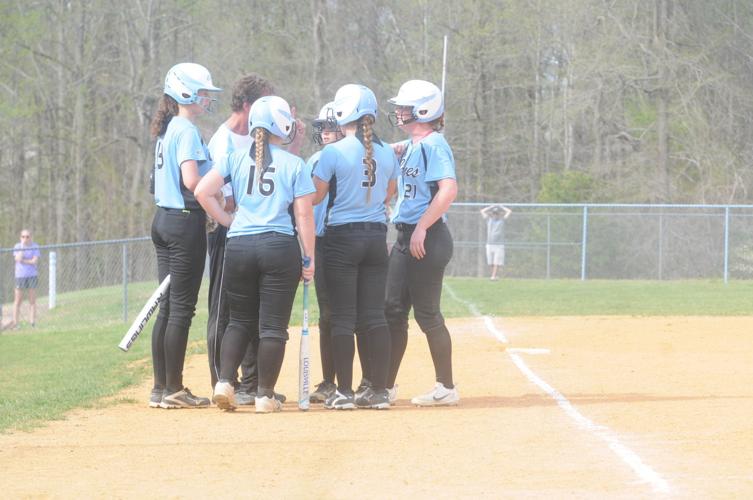 Brooks blast in 8th inning leads Leonardtown softball past Huntingtown; Hurricanes baseball