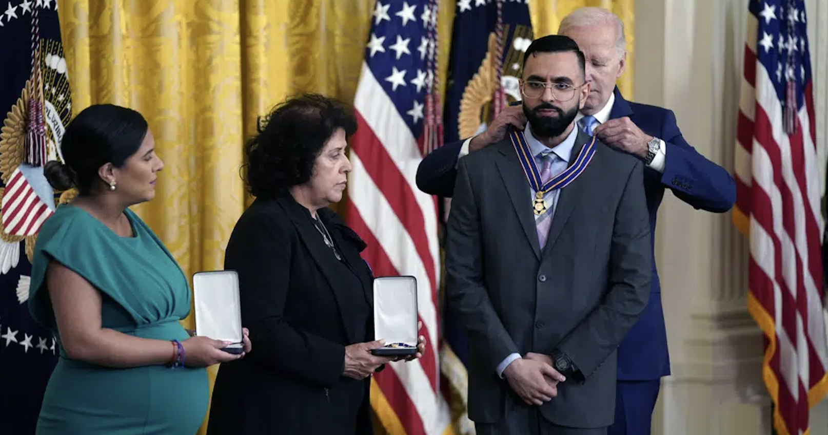 'True heroism': Biden honors 9 with Medal of Valor including 2 NYPD cops killed during 911 call - Vimarsana News
