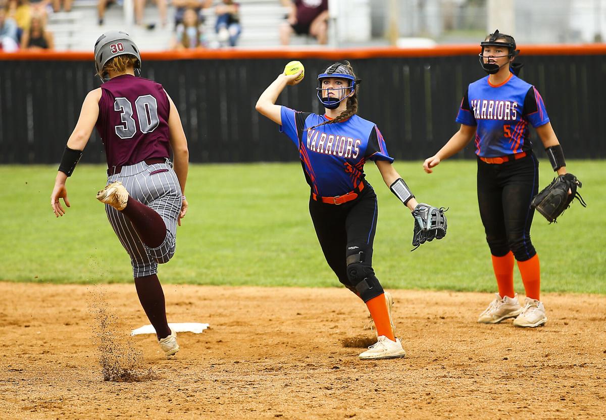 2021_12th_RegionSoftball_SWvsPC8259.JPG