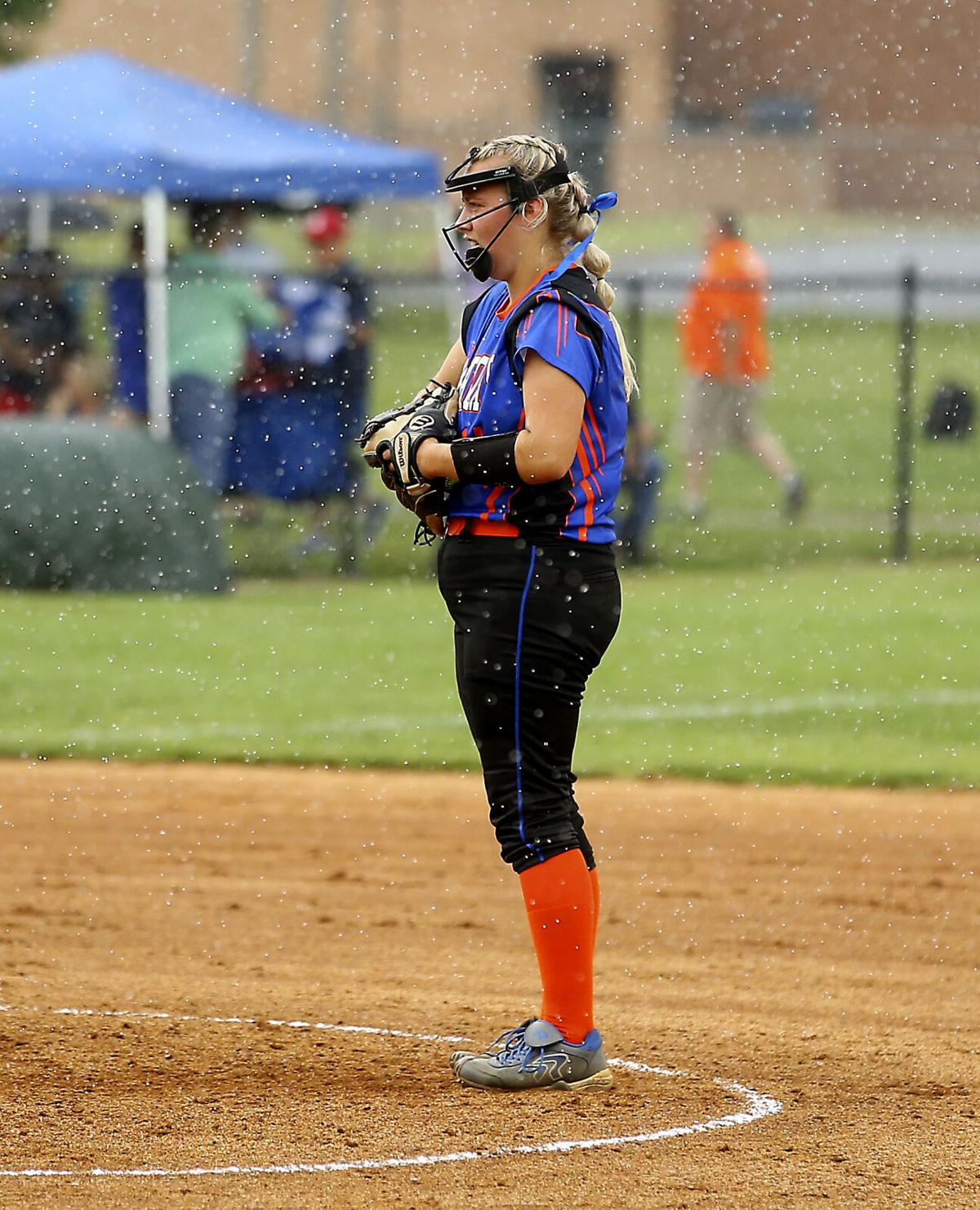 2021_12th_RegionSoftball_SWvsPC8266.JPG