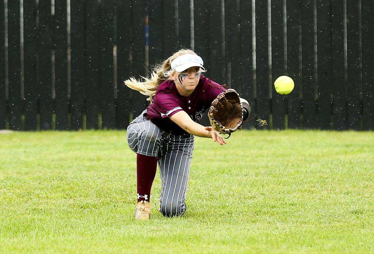 2021_12th_RegionSoftball_SWvsPC8281.JPG