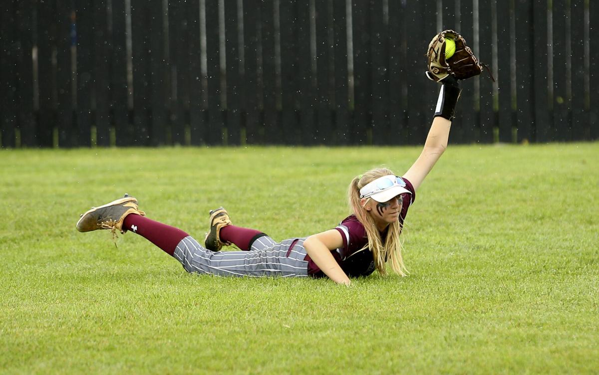 2021_12th_RegionSoftball_SWvsPC8282.JPG