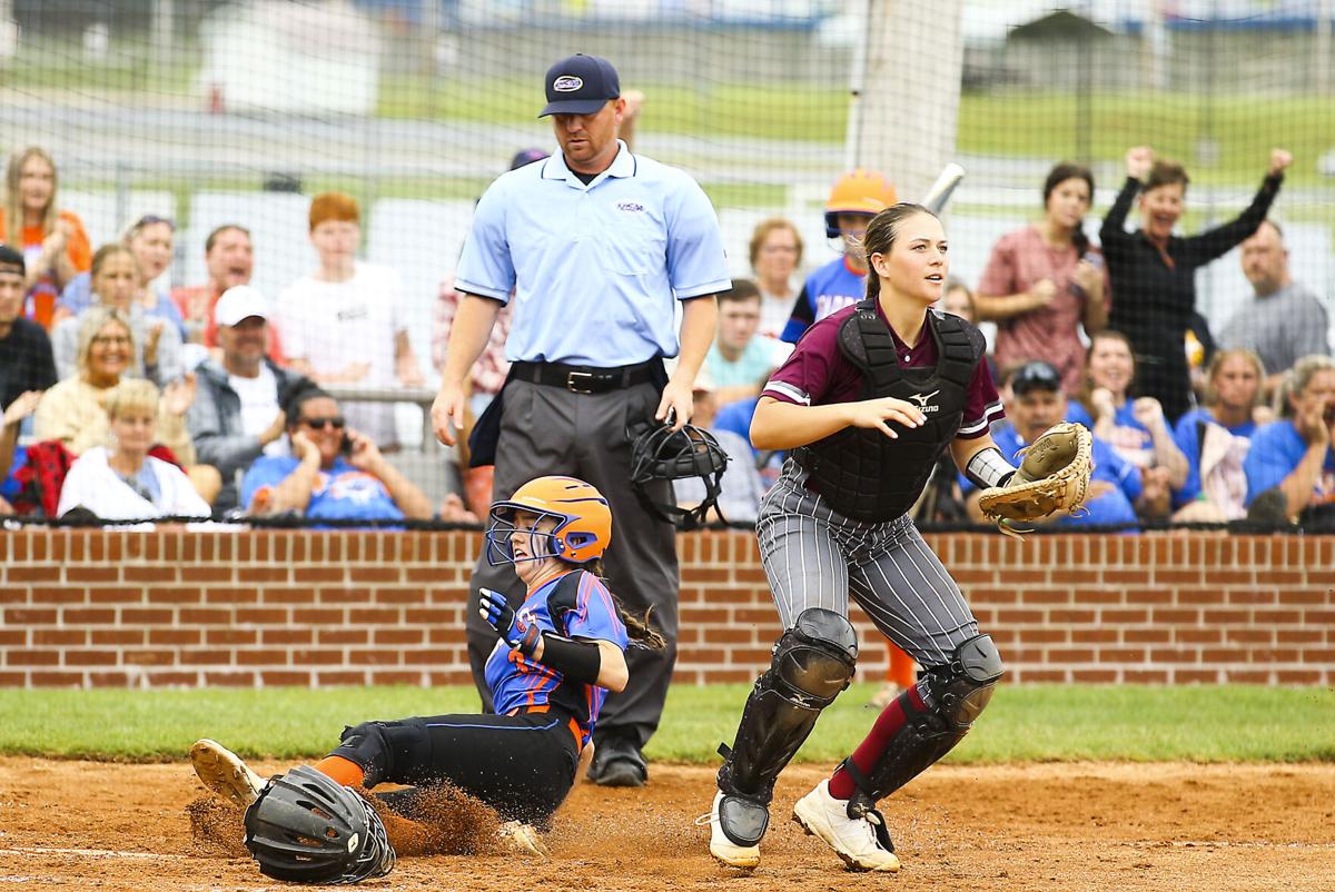 2021_12th_RegionSoftball_SWvsPC8286.JPG