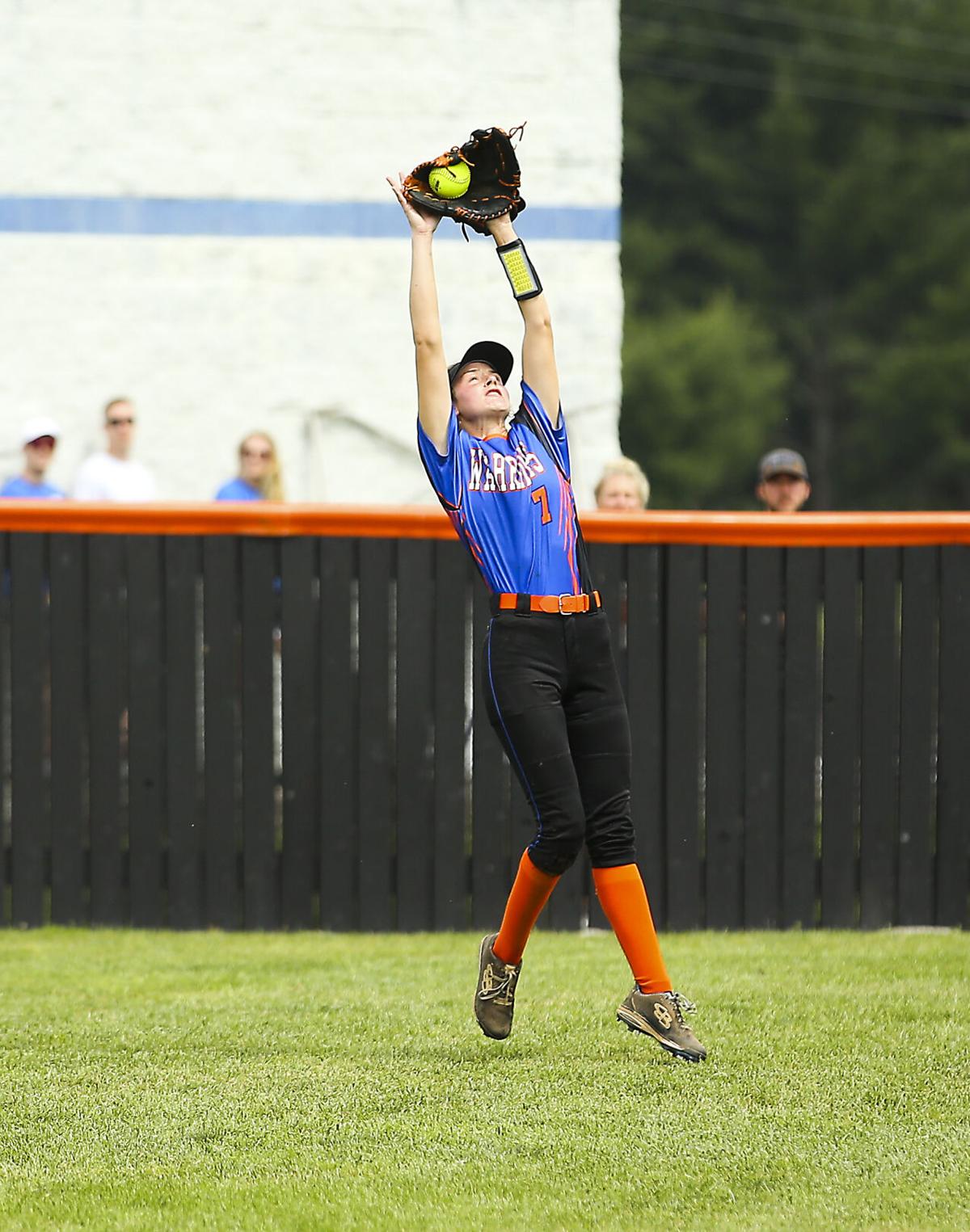 2021_12th_RegionSoftball_SWvsPC8297.JPG
