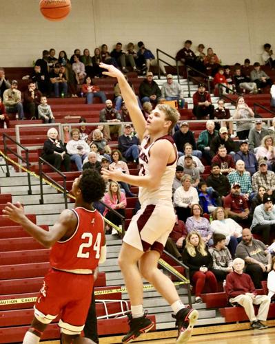 Maroons fight to tie with Wayne County, Sports