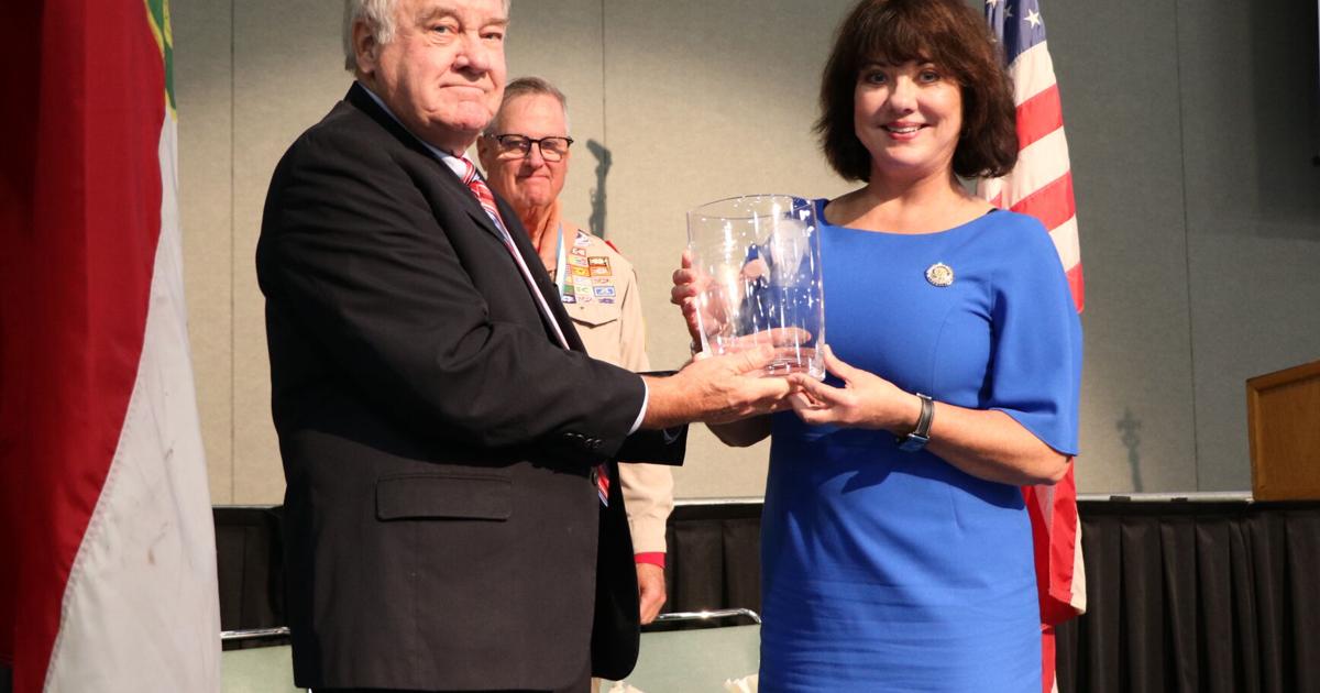 Justice Lambert receives Hal Rogers Leadership Award