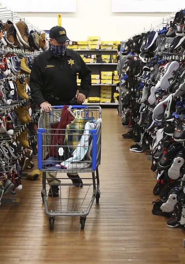 Pulaski Sheriff's Office searches for children's perfect Christmas gifts - Vimarsana News