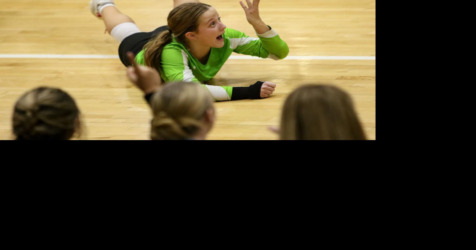 Local volleyball teams finish season at region tournament